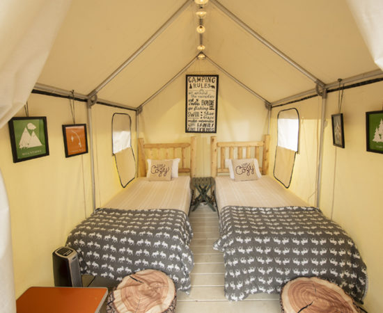 Luxury Glamping Als Sandy Pines, Twin Bed Half Tent
